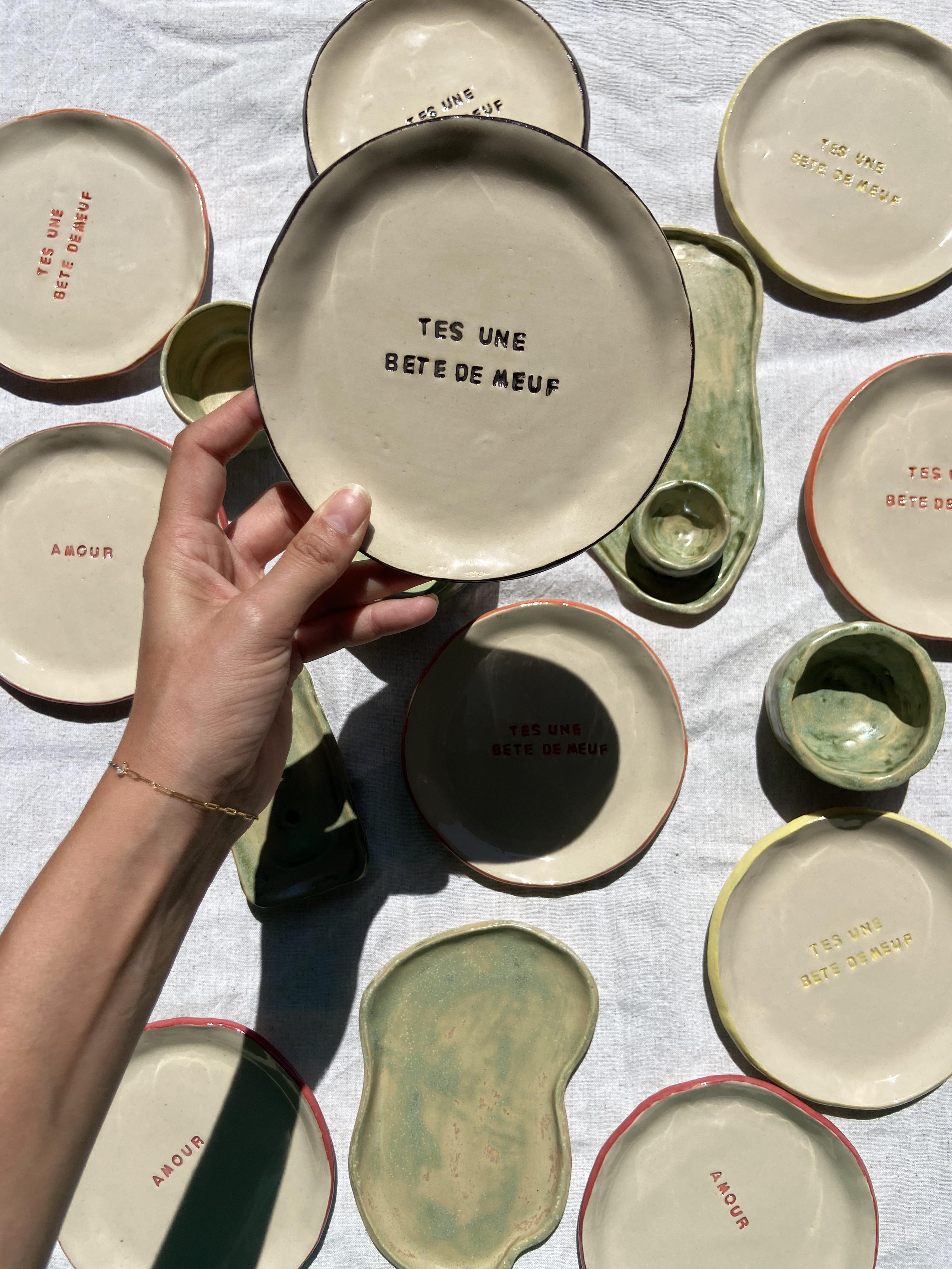 Assiette "T'ES UNE BETE DE MEUF"